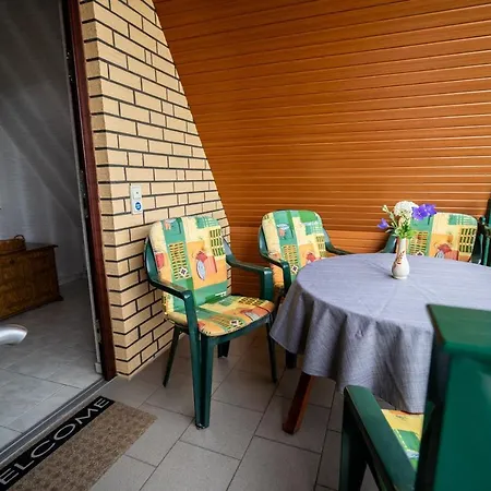 Mit Balkon Апартаменты