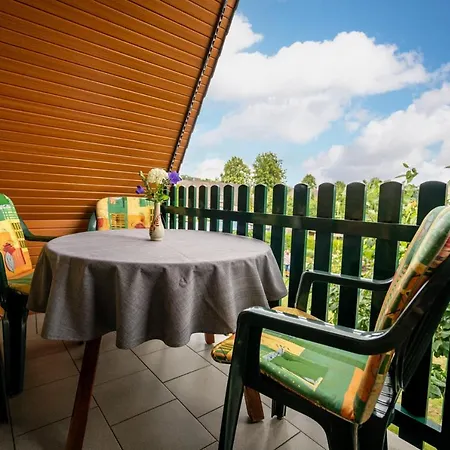 Mit Balkon