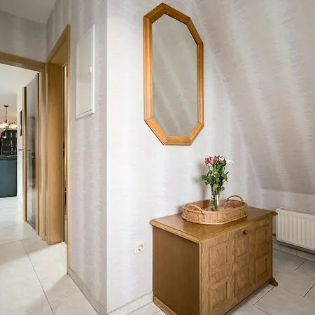 Apartment Mit Balkon *